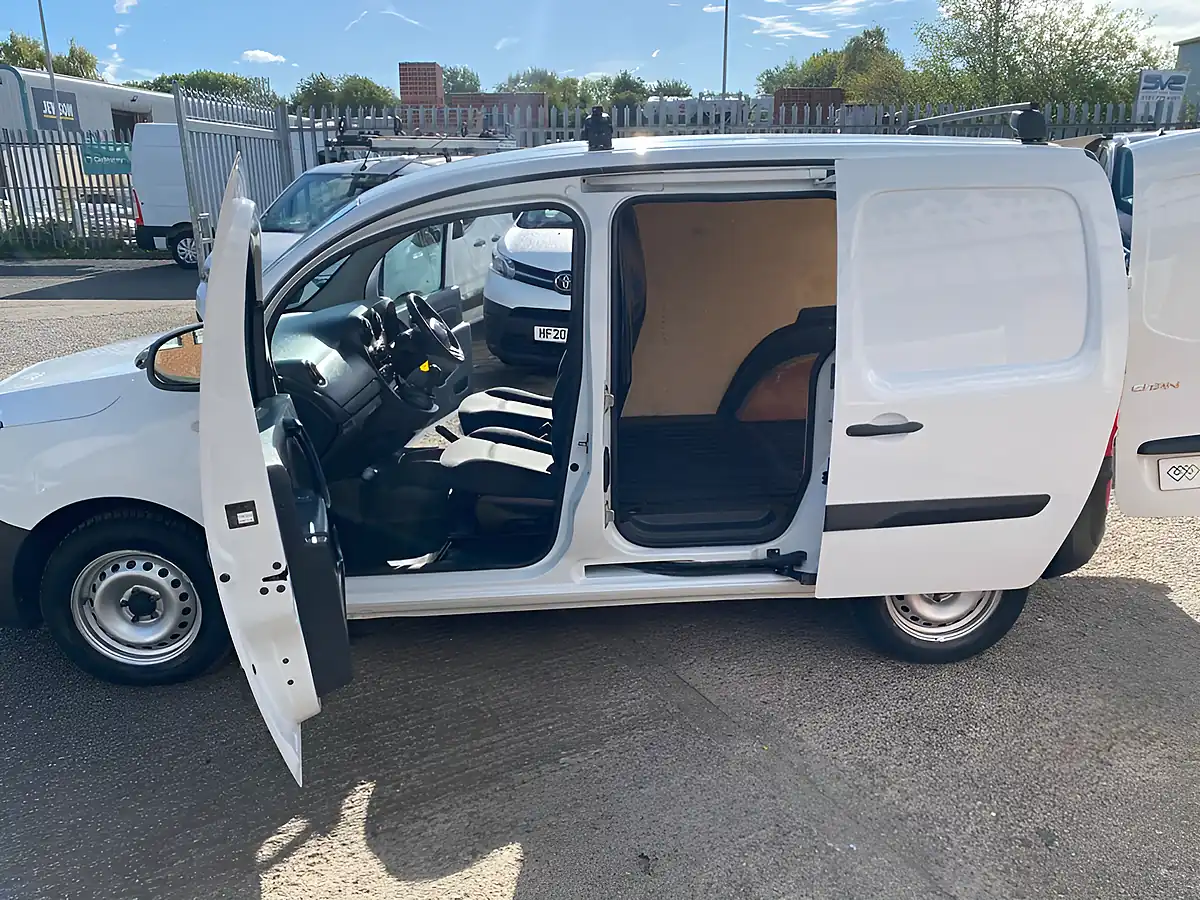 Used 2016 Mercedes-Benz Citan Panel Van L2 White - Interior and Exterior details 12