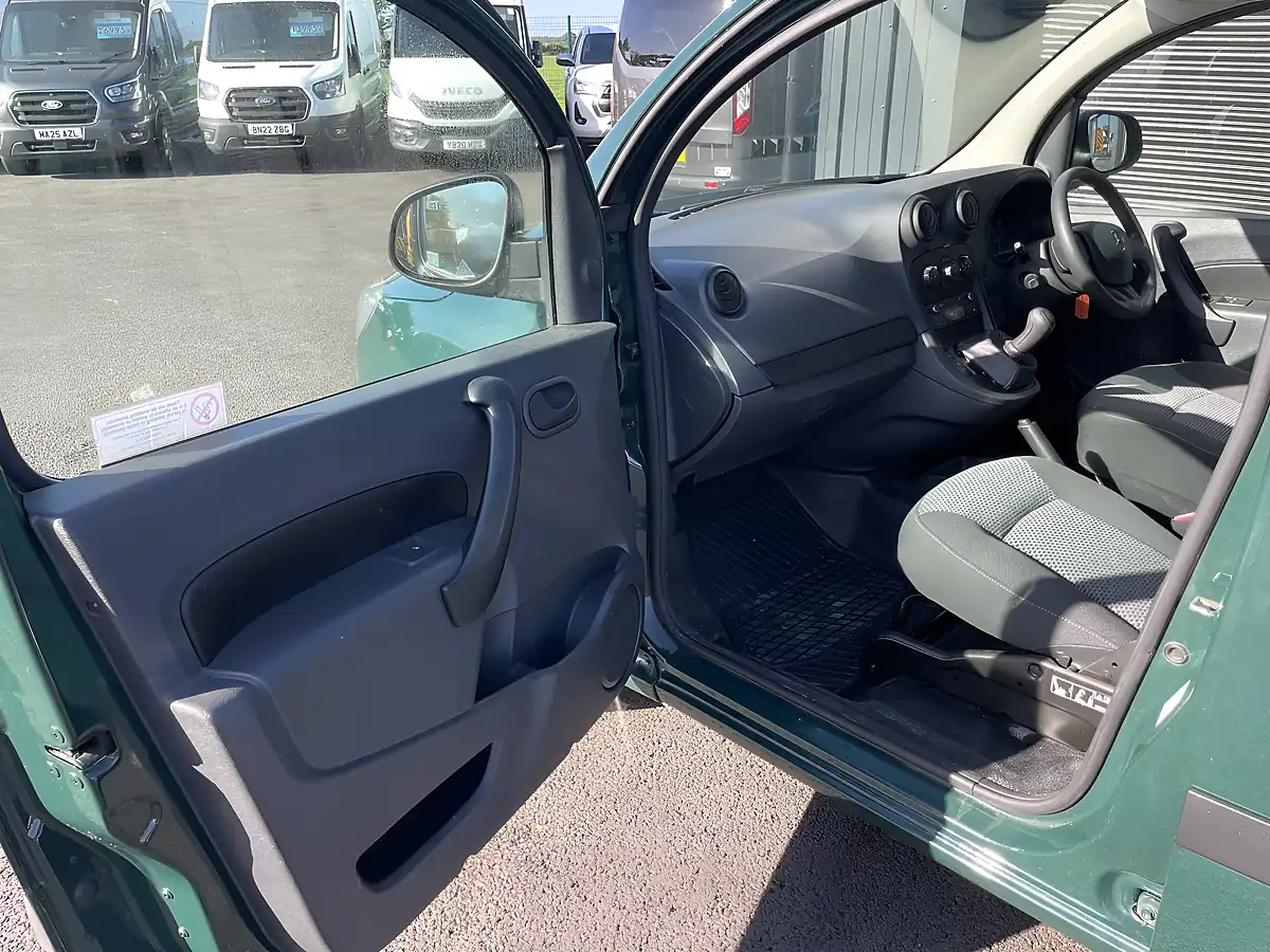 Used 2016 Mercedes-Benz Citan Swb Green - Interior and Exterior details 13