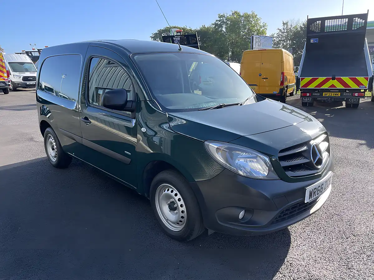 Used 2016 Mercedes-Benz Citan Swb Green - Interior and Exterior details 4
