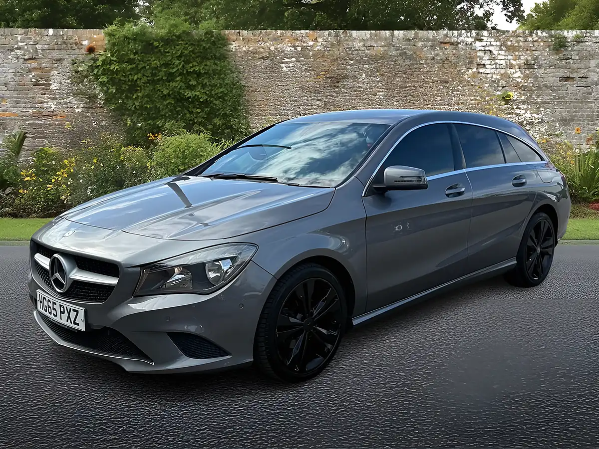 Used 2016 Mercedes-Benz Cla Sport Shooting Brake Grey - Interior and Exterior details 4
