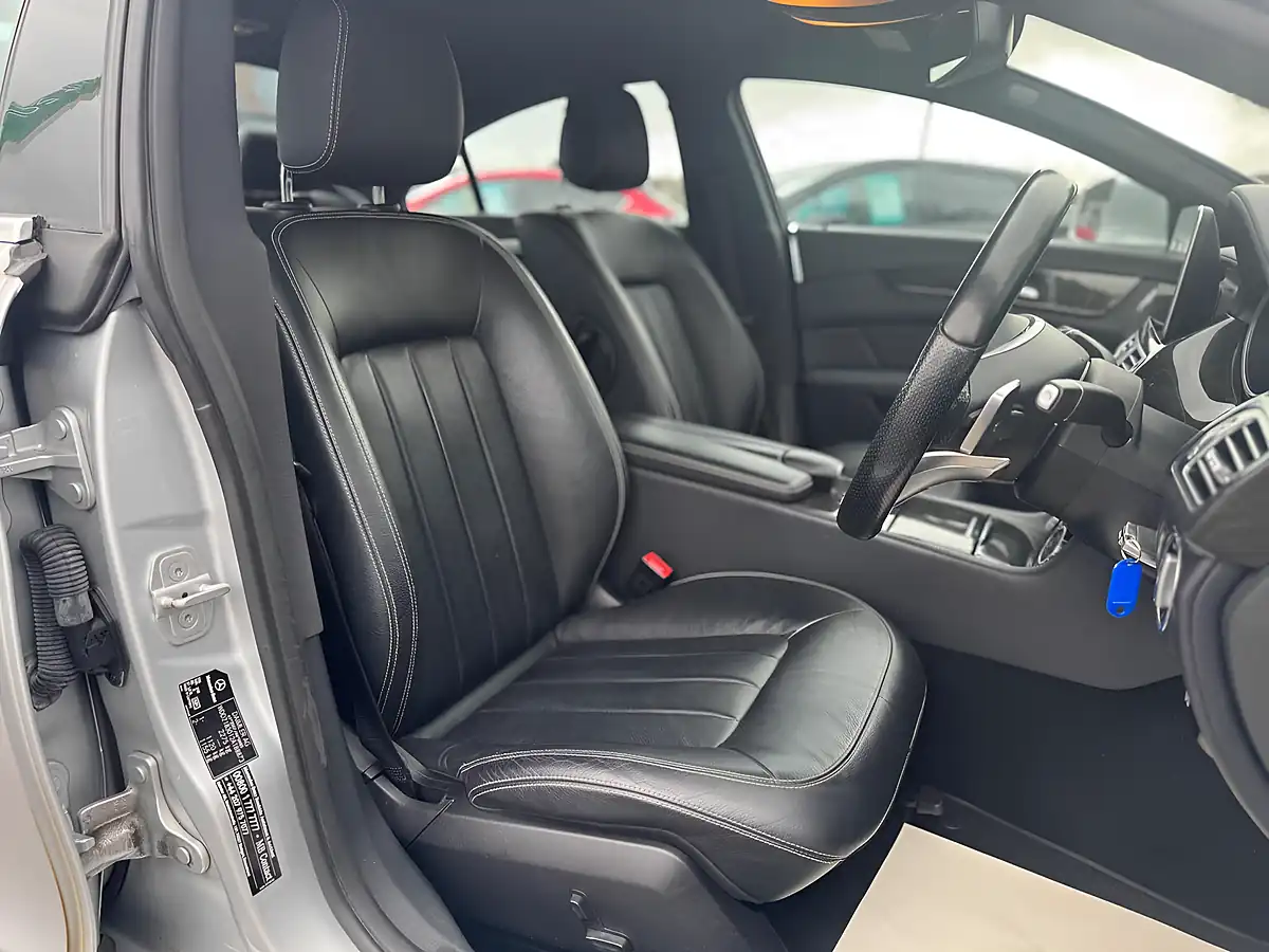 Used 2016 Mercedes-Benz Cls AMG Line Silver - Interior and Exterior details 10