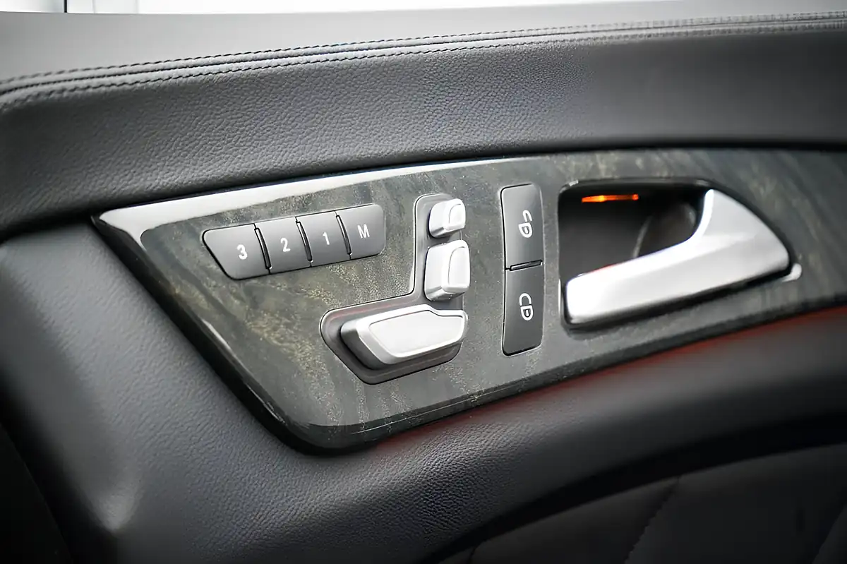 Used 2016 Mercedes-Benz Cls Class AMG Line (premium) Silver - Interior and Exterior details 17