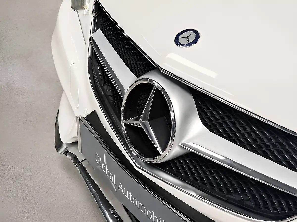 Used 2016 Mercedes-Benz E-Class AMG Line Premium Plus Designo Diamond White - Interior and Exterior details 6