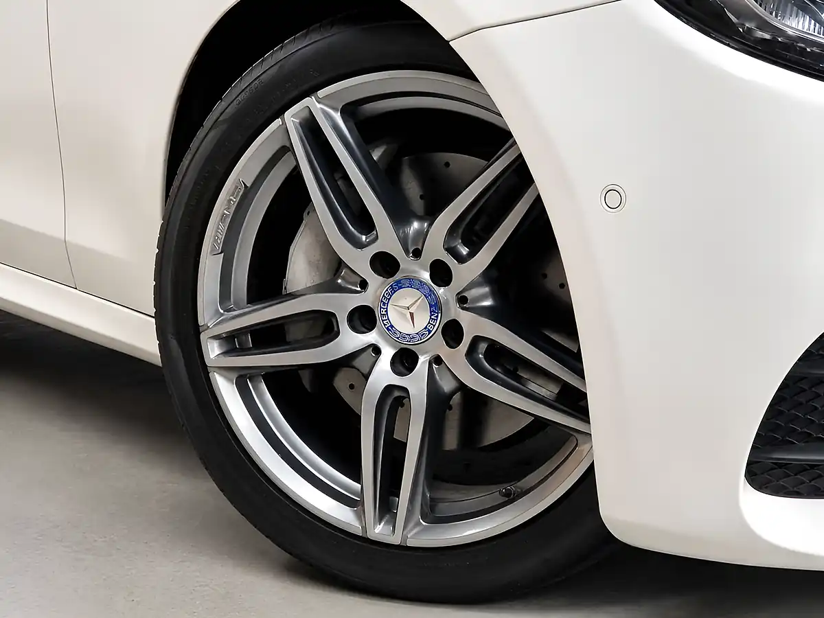 Used 2016 Mercedes-Benz E Class AMG Line Premium Plus Polar White - Interior and Exterior details 13