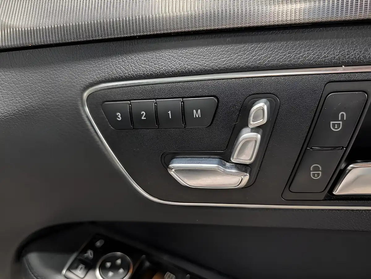 Used 2016 Mercedes-Benz E-Class AMG Night Edition (premium) White - Interior and Exterior details 3