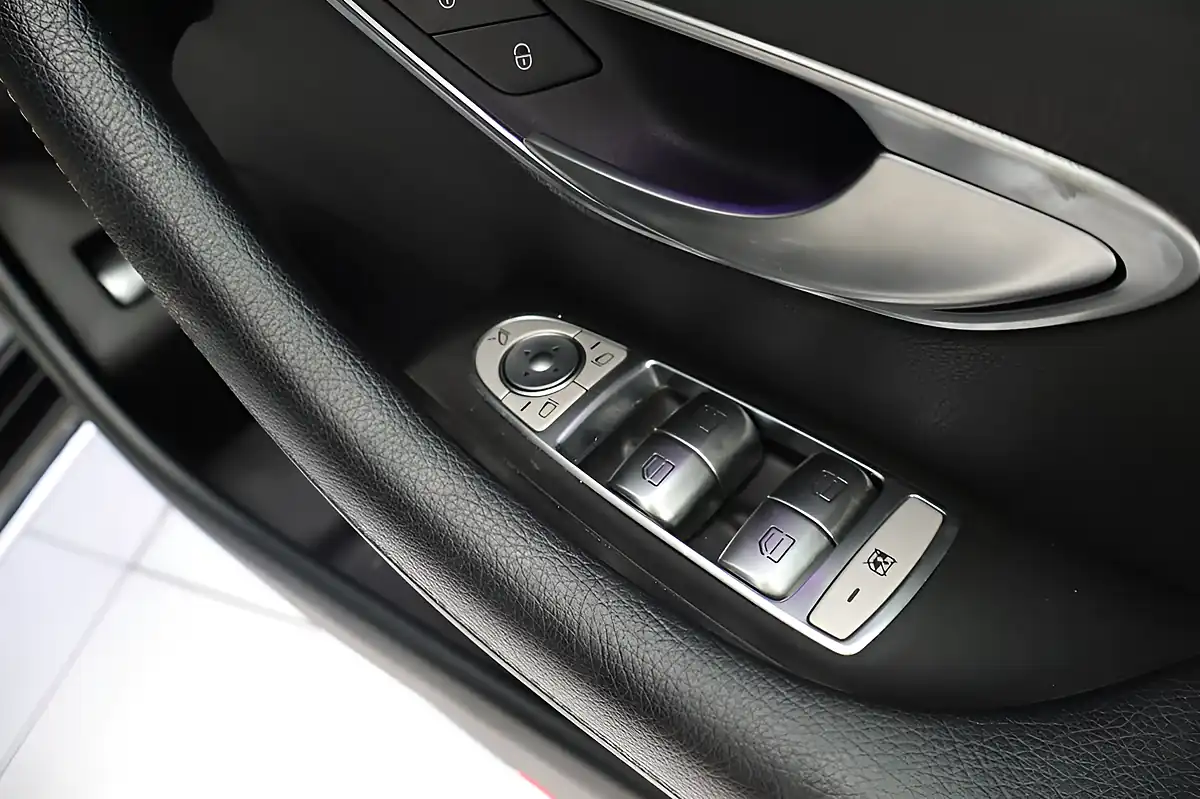 Used 2016 Mercedes-Benz E Class Se Black - Interior and Exterior details 12