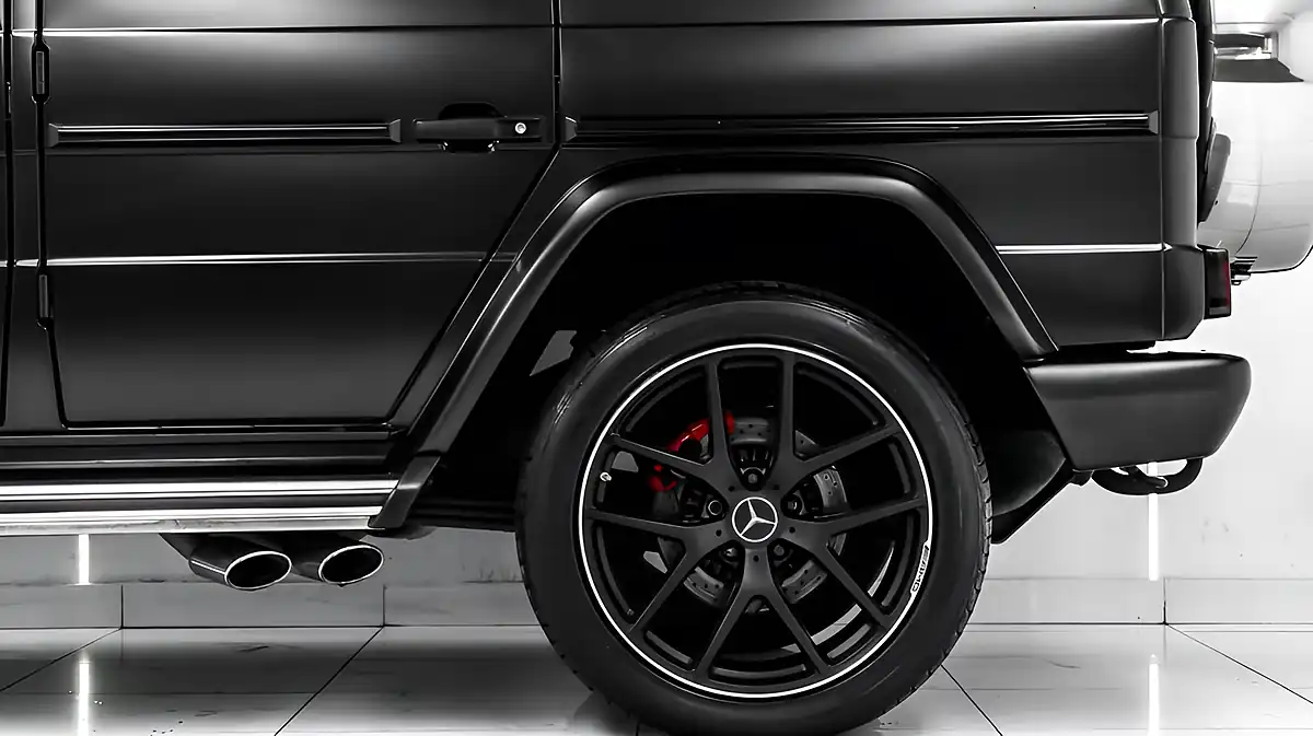 Used 2016 Mercedes-Benz G Class Black - Interior and Exterior details 11