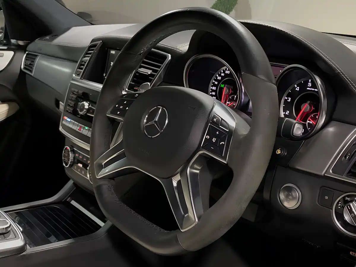 Used 2016 Mercedes-Benz Gl Class GL63 AMG Black - Interior and Exterior details 5