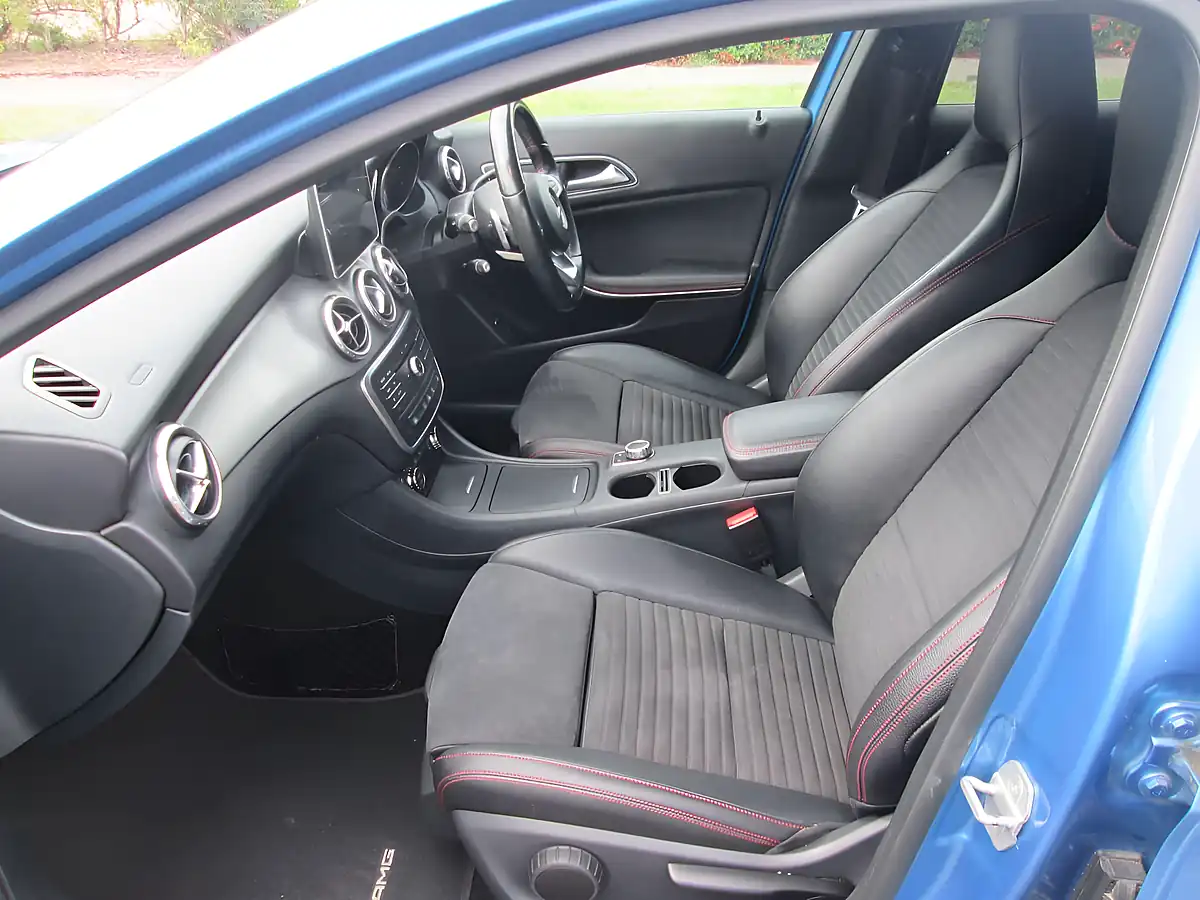 Used 2016 Mercedes-Benz Gla AMG Line Blue - Interior and Exterior details 10