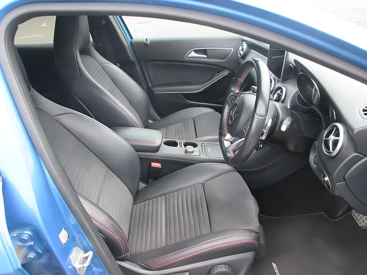 Used 2016 Mercedes-Benz Gla AMG Line Blue - Interior and Exterior details 6