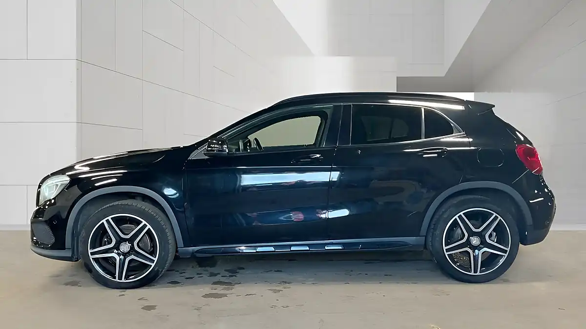 Used 2016 Mercedes-Benz Gla AMG Line (premium) Black - Interior and Exterior details 10
