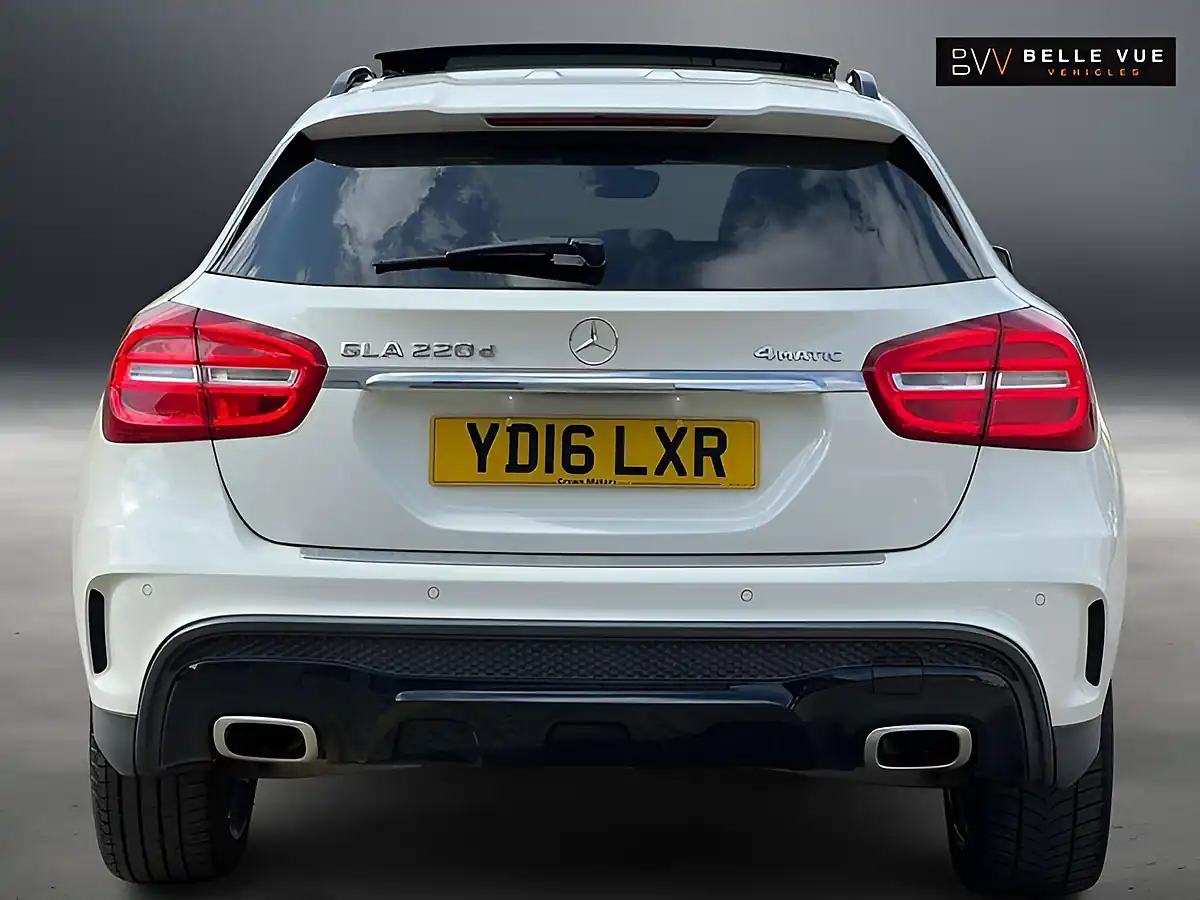Used 2016 Mercedes-Benz Gla AMG Line Premium+ Cirrus White - Interior and Exterior details 8