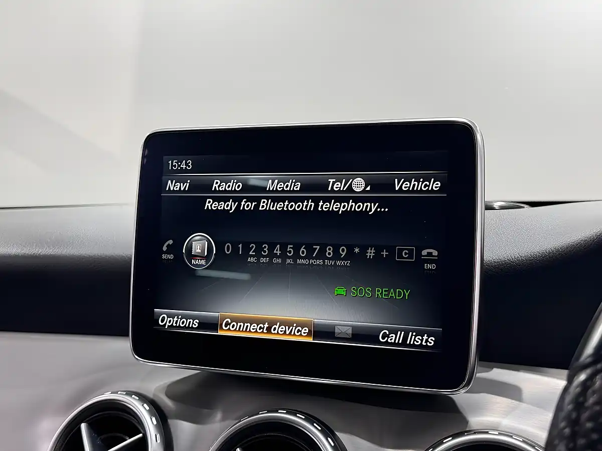 Used 2016 Mercedes-Benz Gla AMG Line (premium Plus) Green - Interior and Exterior details 11