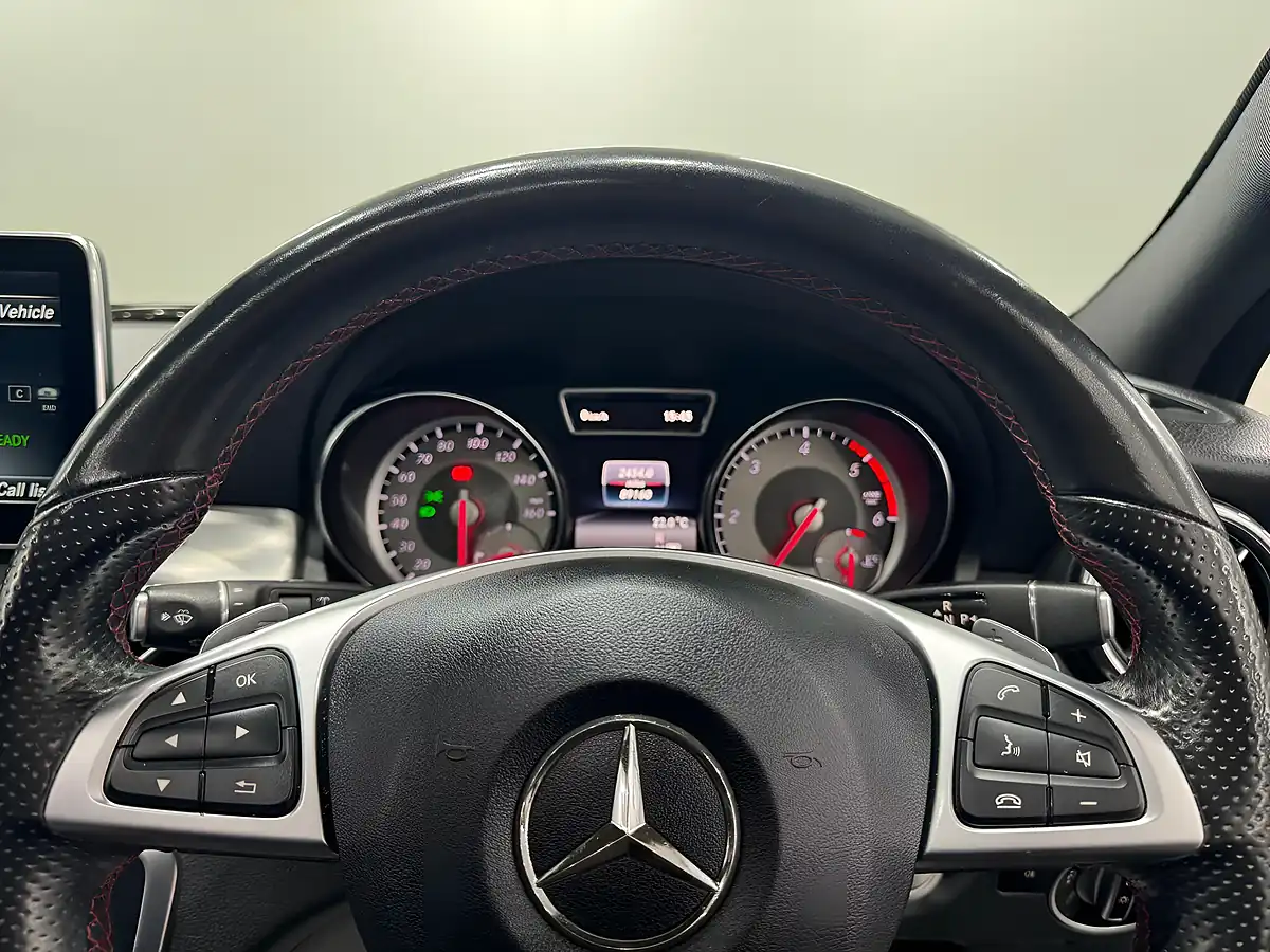 Used 2016 Mercedes-Benz Gla AMG Line (premium Plus) Green - Interior and Exterior details 14