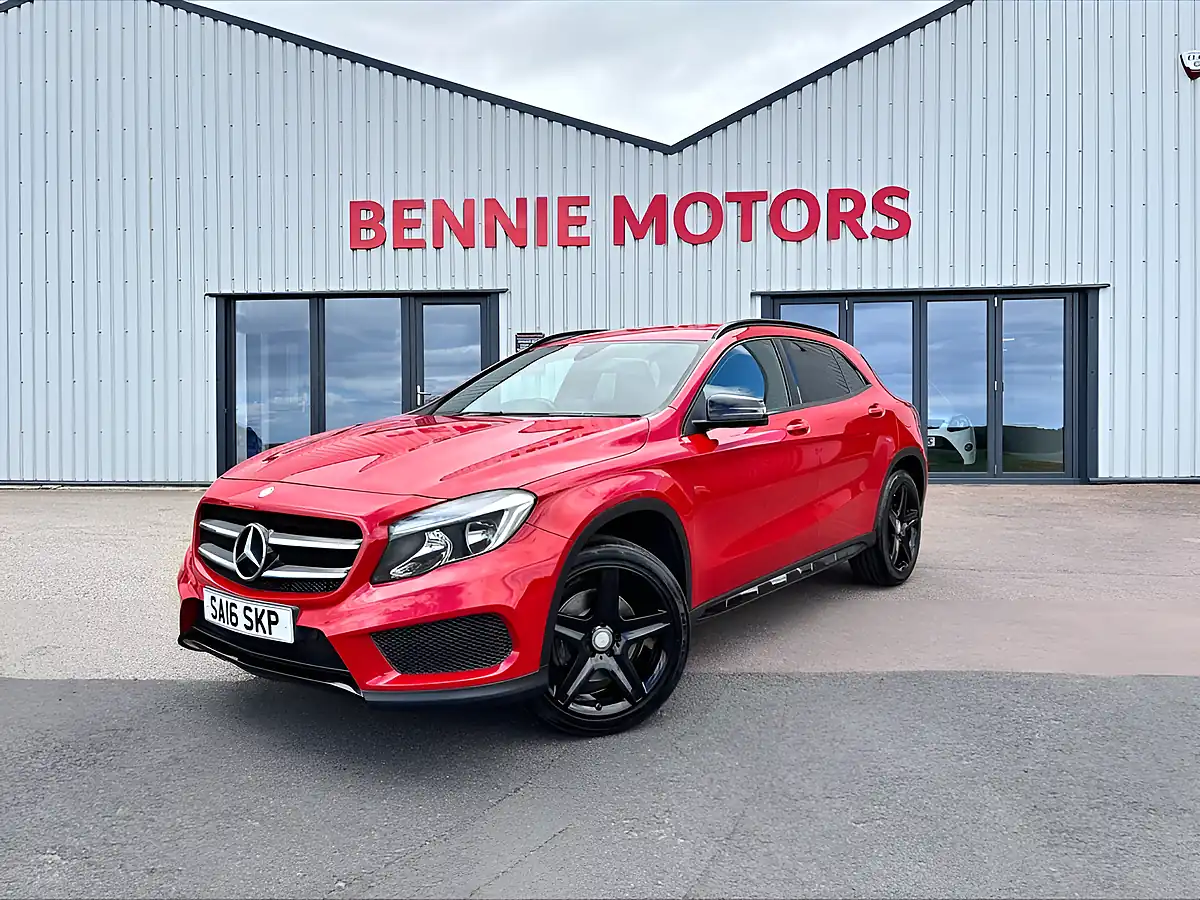 Used 2016 Mercedes-Benz Gla AMG Line Red - Front View