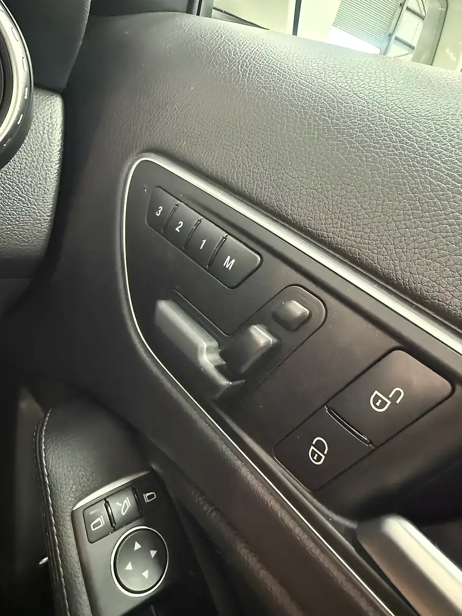 Used 2016 Mercedes-Benz Gla AMG Line White - Interior and Exterior details 12