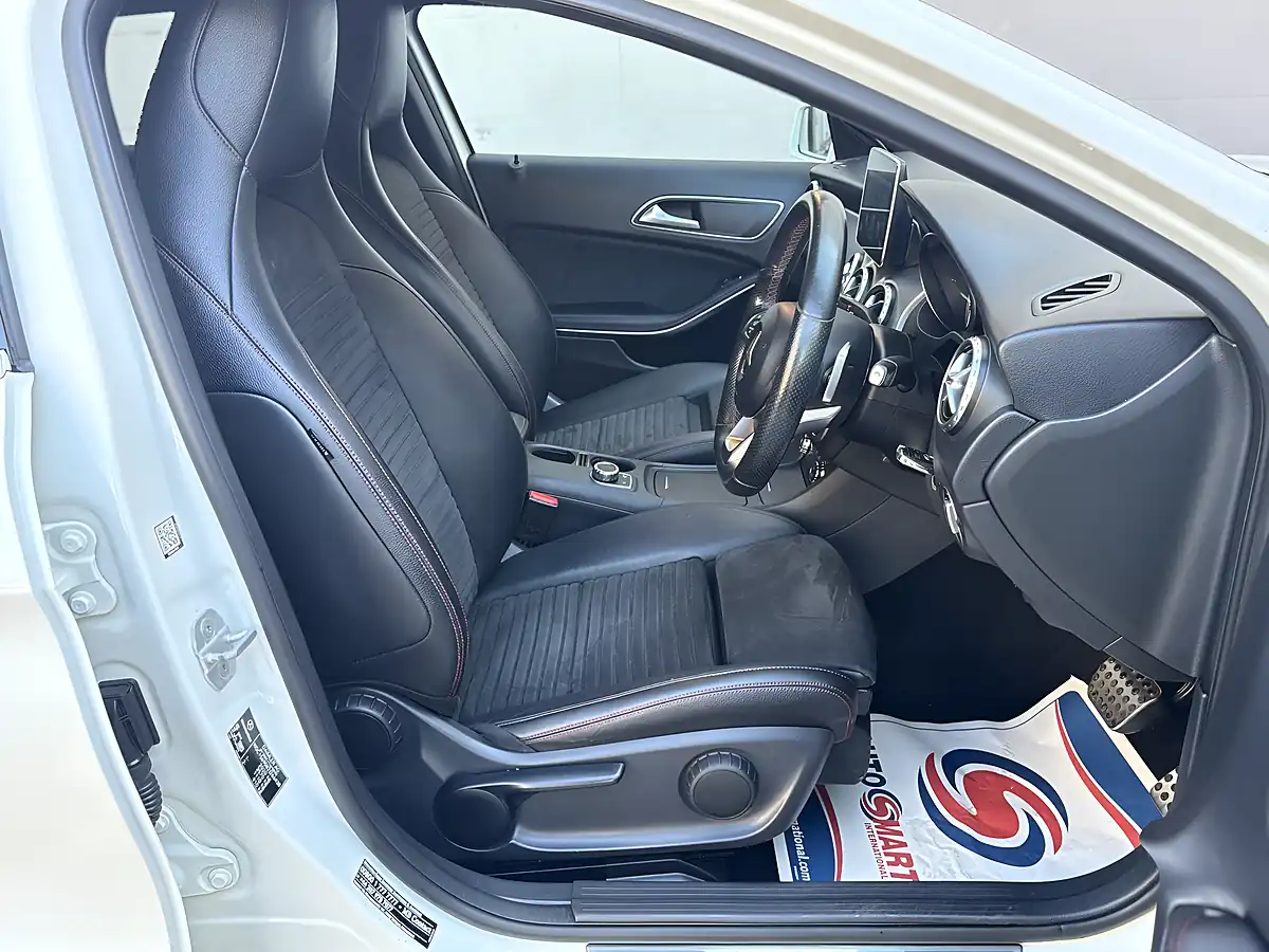 Used 2016 Mercedes-Benz Gla AMG Line White - Interior and Exterior details 12