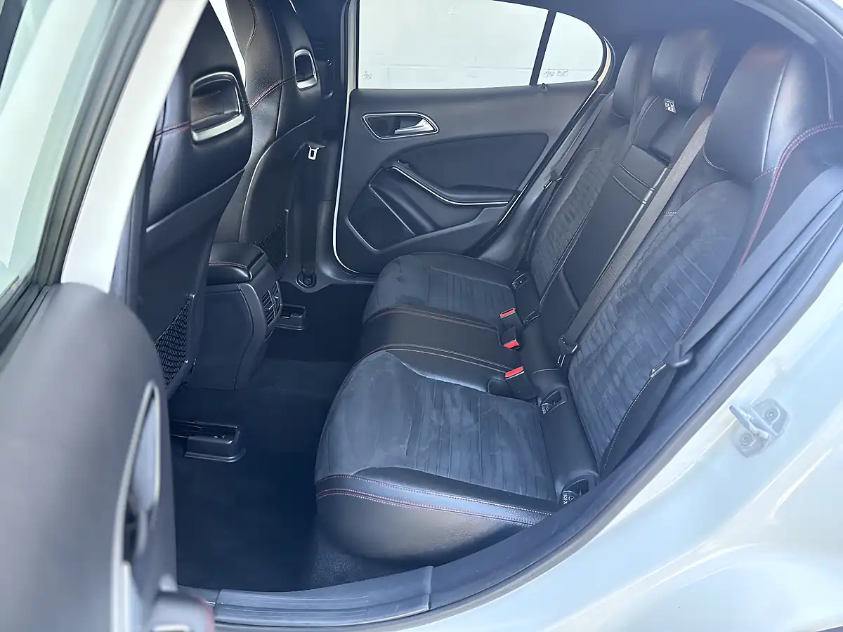 Used 2016 Mercedes-Benz Gla AMG Line White - Interior and Exterior details 14