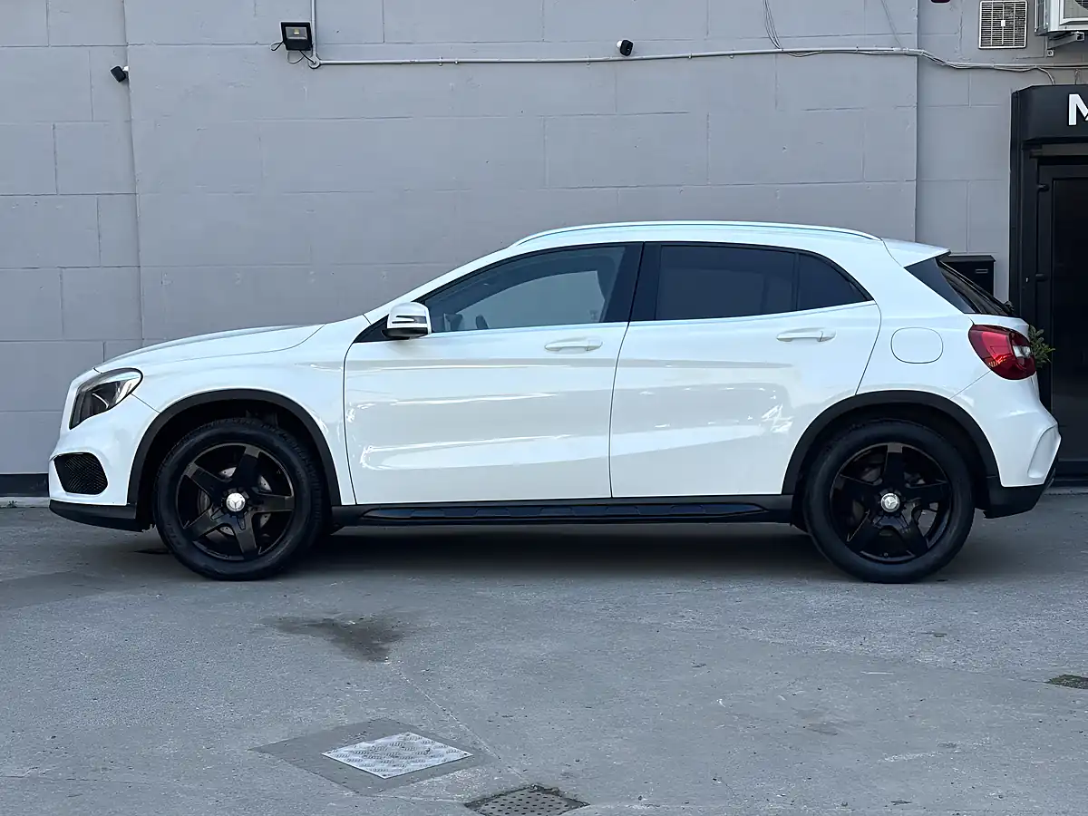 Used 2016 Mercedes-Benz Gla AMG Line White - Interior and Exterior details 6