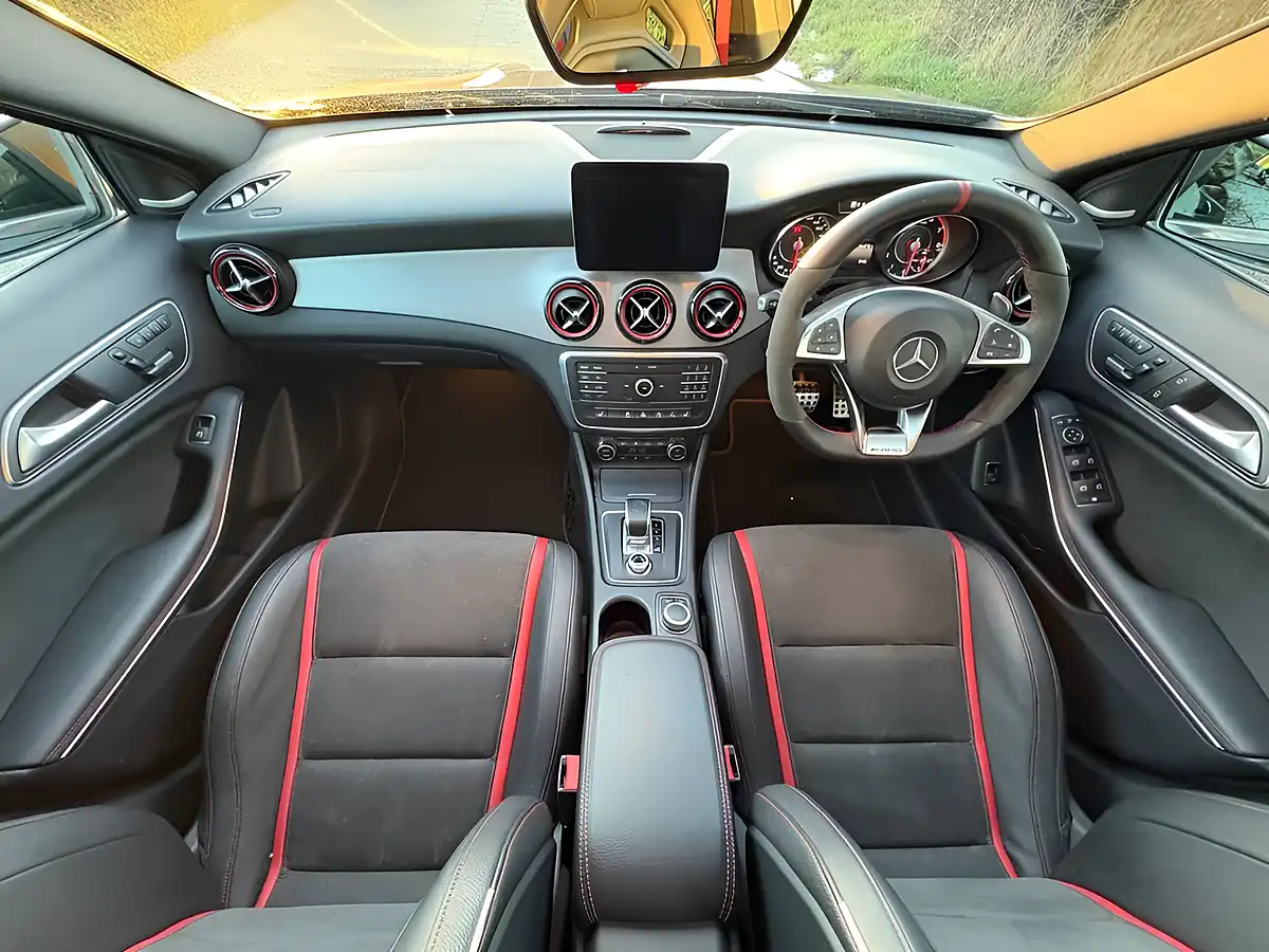 Used 2016 Mercedes-Benz Gla Premium Grey - Interior and Exterior details 10