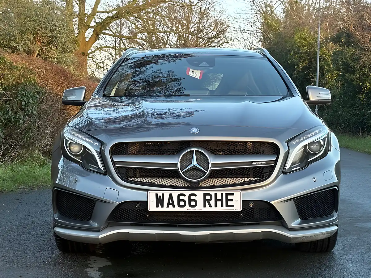 Used 2016 Mercedes-Benz Gla Premium Grey - Interior and Exterior details 2