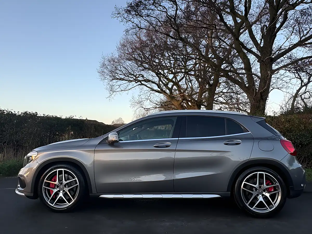 Used 2016 Mercedes-Benz Gla Premium Grey - Interior and Exterior details 4
