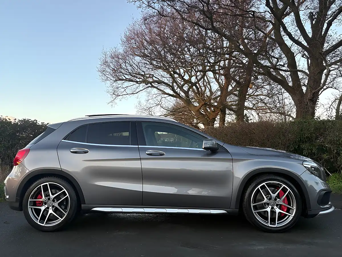 Used 2016 Mercedes-Benz Gla Premium Grey - Interior and Exterior details 5