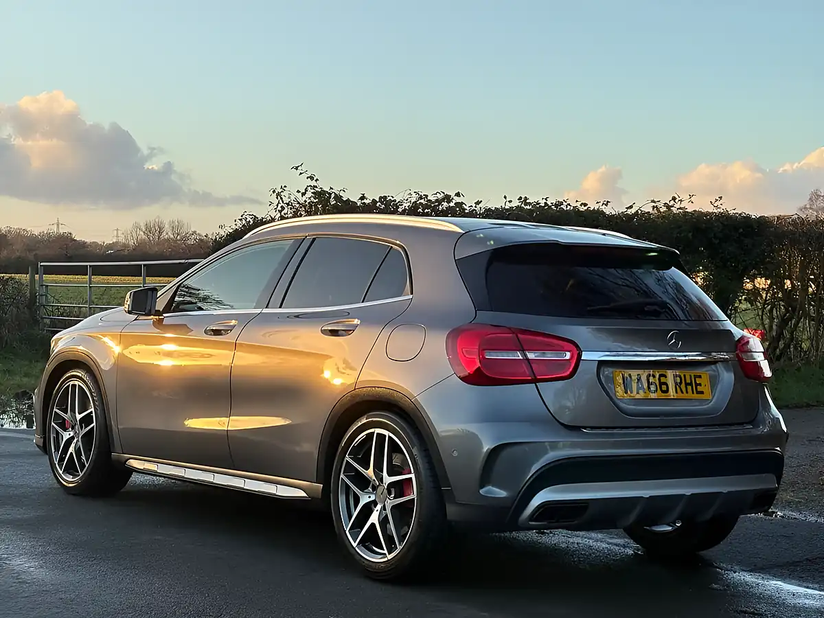Used 2016 Mercedes-Benz Gla Premium Grey - Interior and Exterior details 6