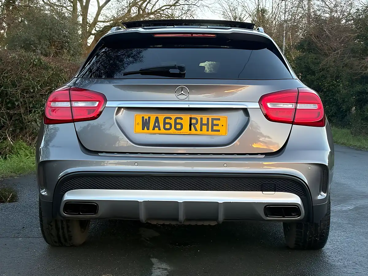 Used 2016 Mercedes-Benz Gla Premium Grey - Interior and Exterior details 7