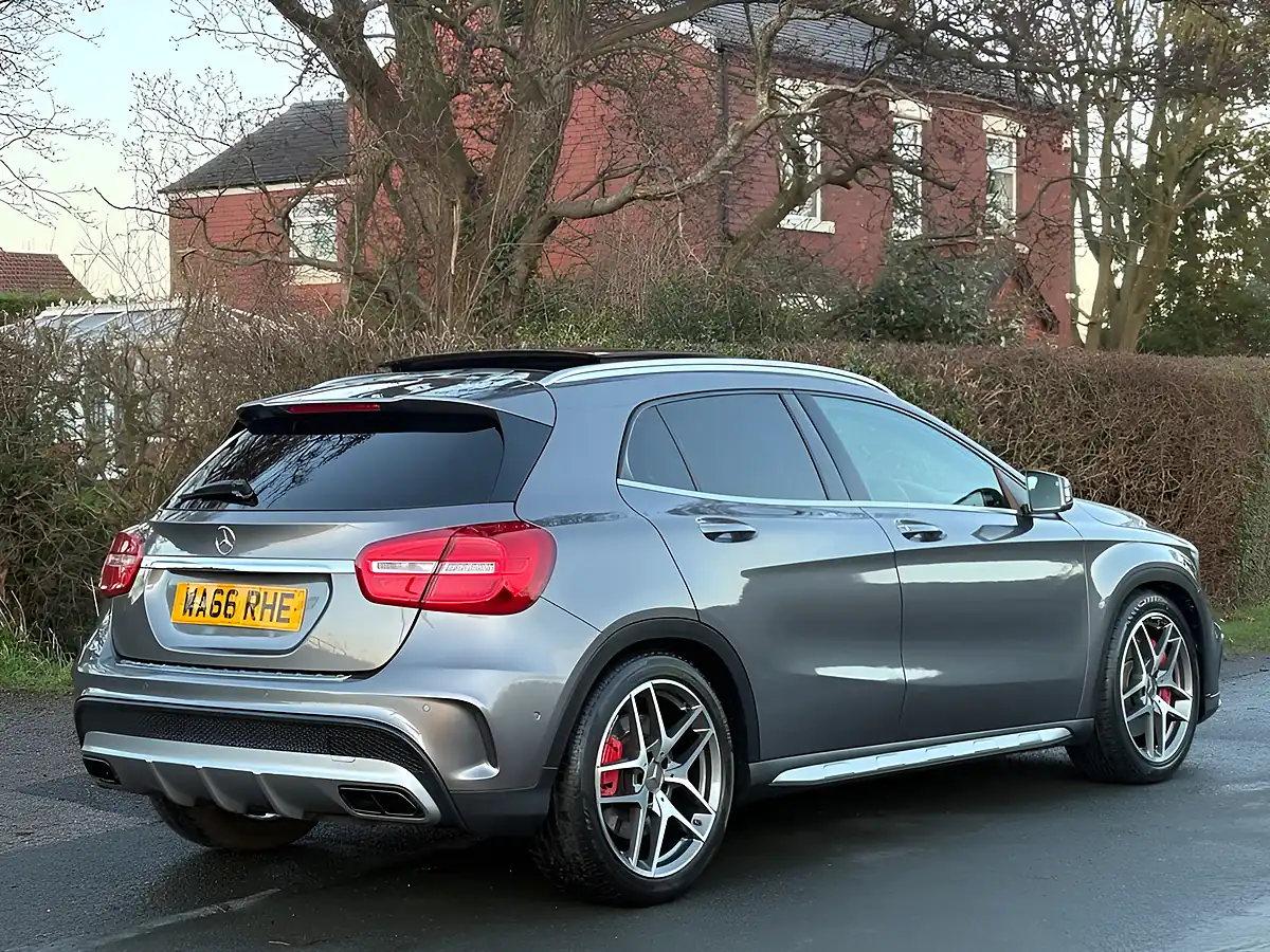 Used 2016 Mercedes-Benz Gla Premium Grey - Interior and Exterior details 8