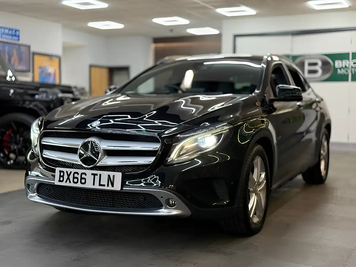 Used 2016 Mercedes-Benz Gla Sport (premium) Black - Interior and Exterior details 5