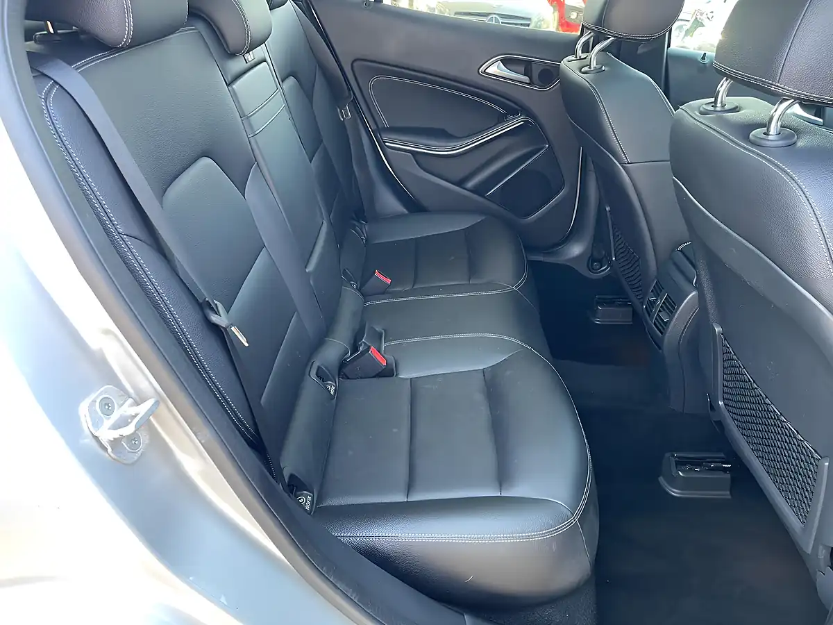 Used 2016 Mercedes-Benz Gla Sport (premium Plus) Silver - Interior and Exterior details 17