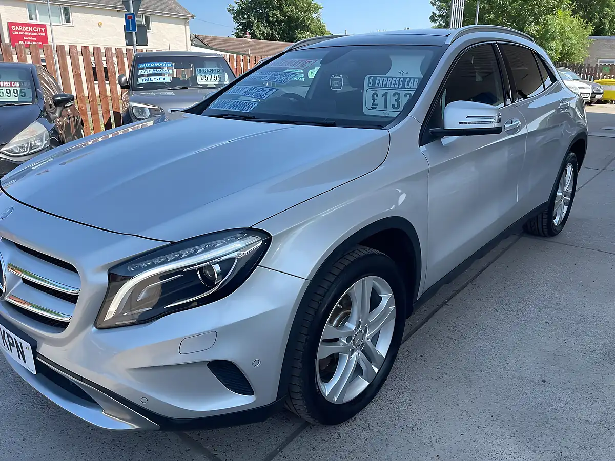 Used 2016 Mercedes-Benz Gla Sport (premium Plus) Silver - Interior and Exterior details 19