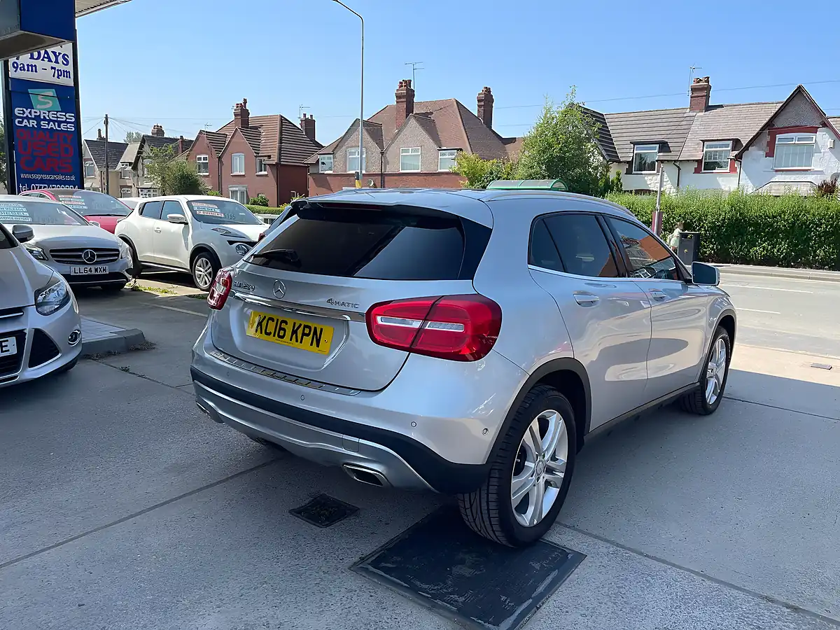Used 2016 Mercedes-Benz Gla Sport (premium Plus) Silver - Interior and Exterior details 2
