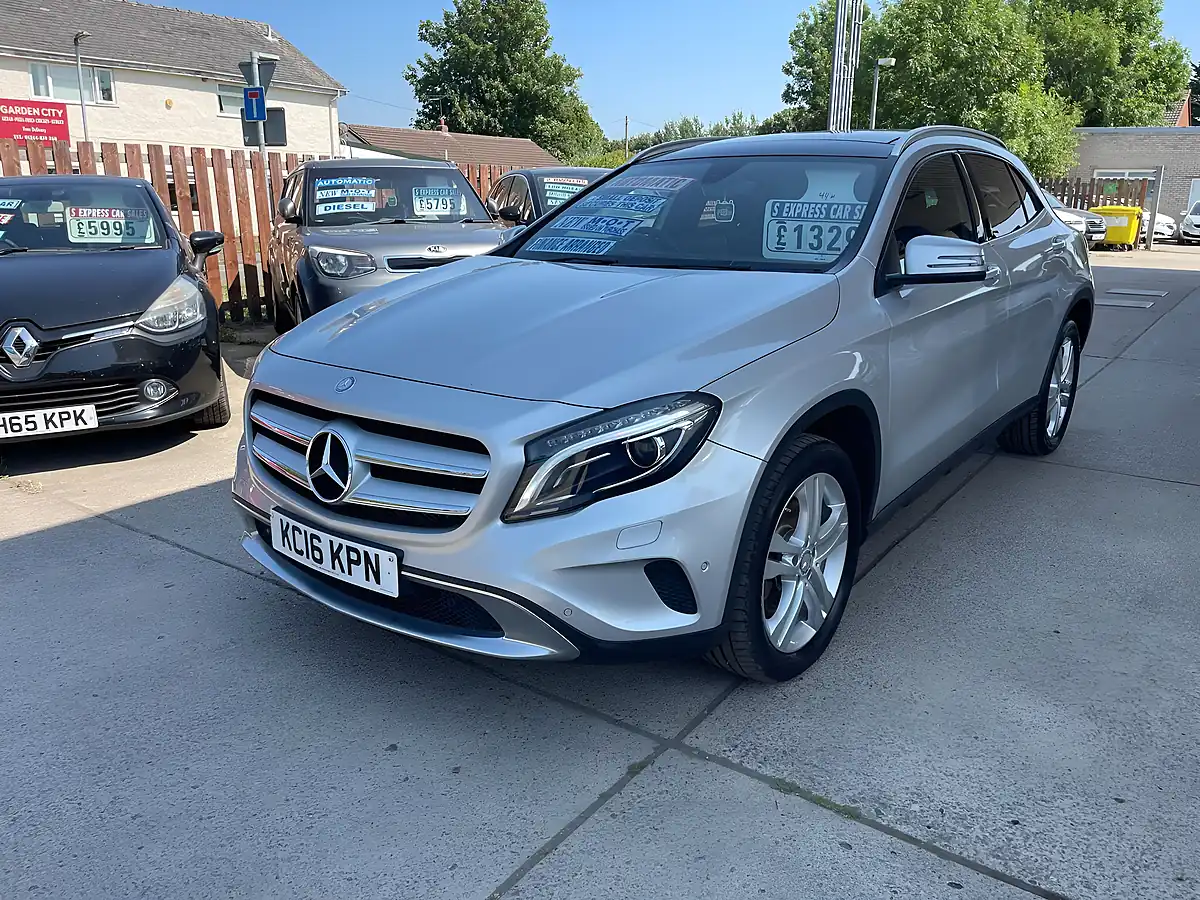 Used 2016 Mercedes-Benz Gla Sport (premium Plus) Silver - Interior and Exterior details 4