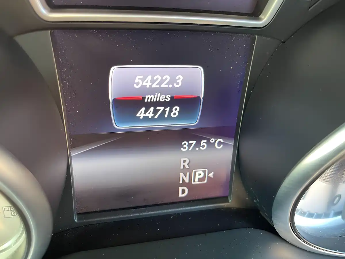 Used 2016 Mercedes-Benz Gla Sport (premium Plus) Silver - Interior and Exterior details 8