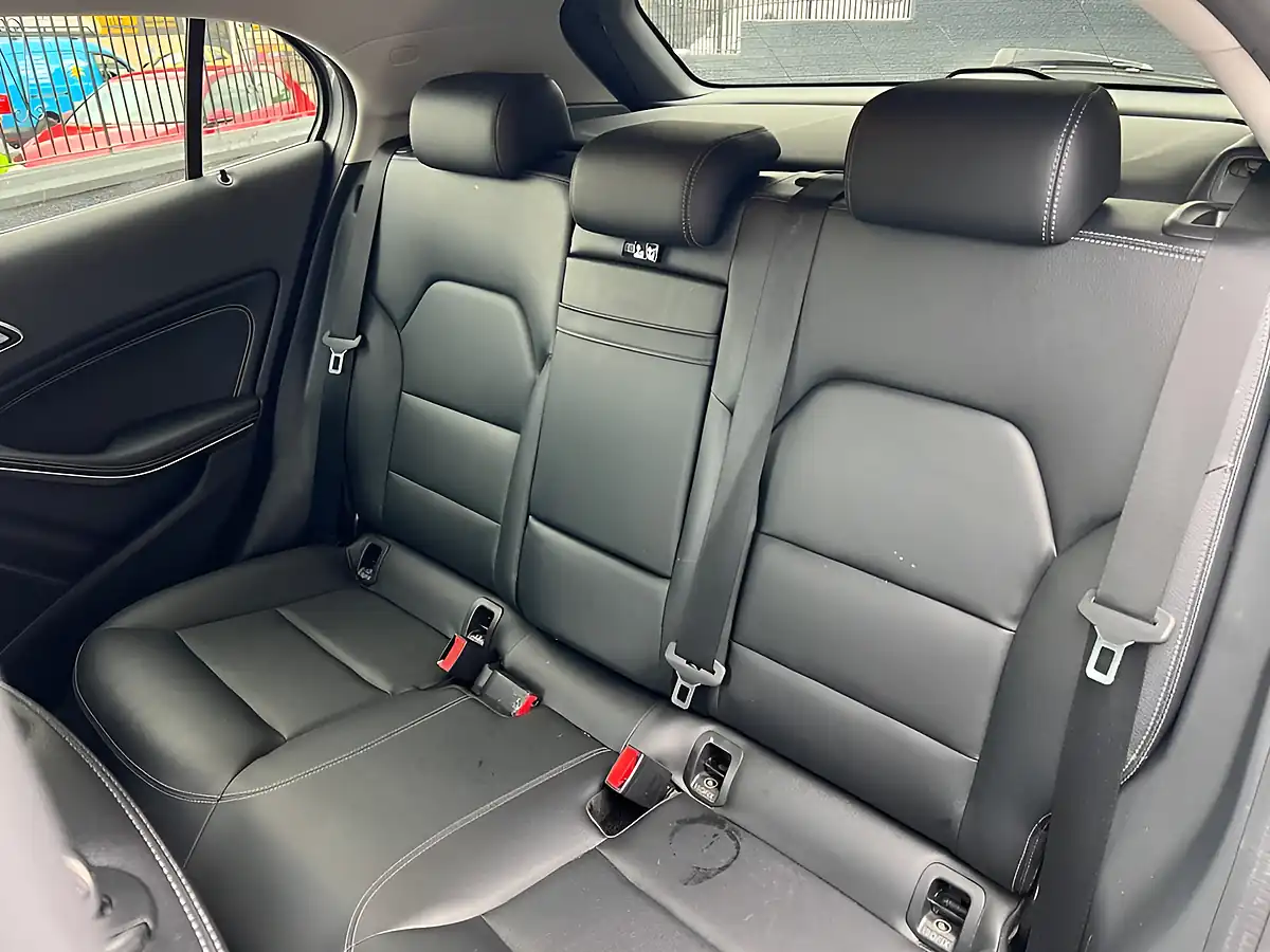 Used 2016 Mercedes-Benz Gla Sport (premium) Silver - Interior and Exterior details 17