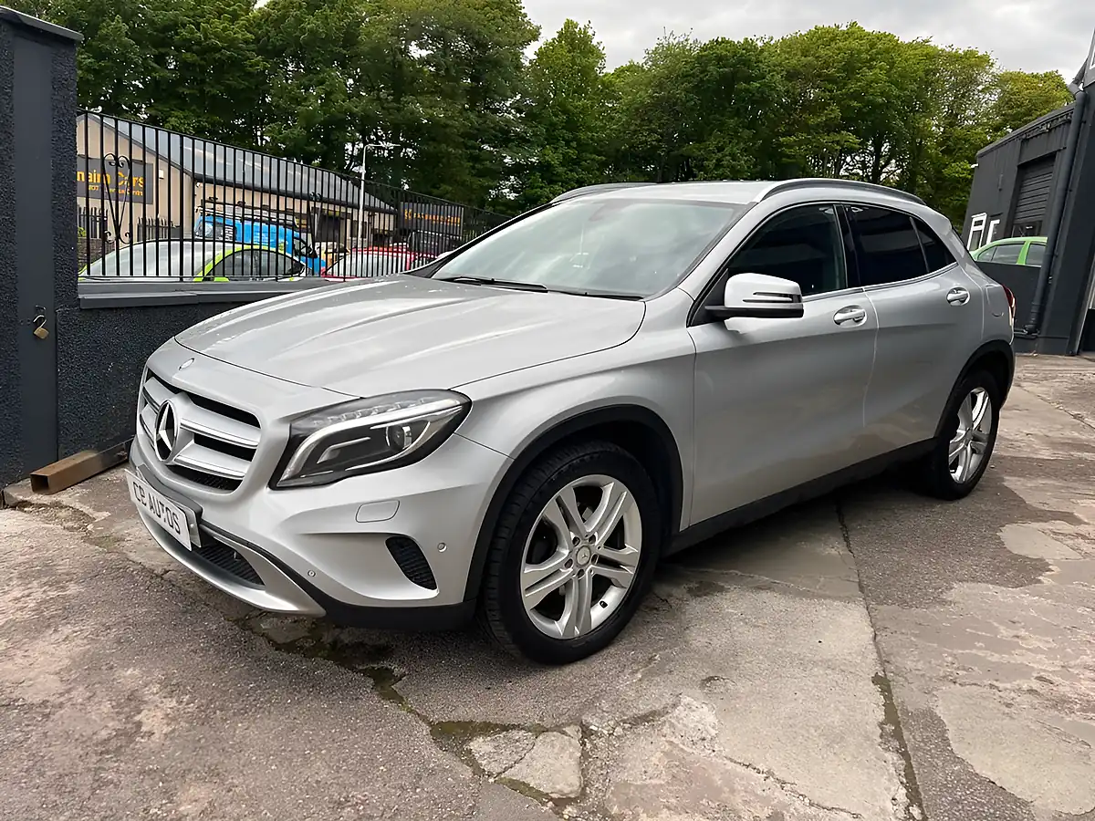 Used 2016 Mercedes-Benz Gla Sport (premium) Silver - Interior and Exterior details 8