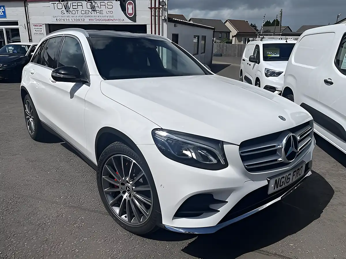 Used 2016 Mercedes-Benz Glc AMG Line White - Front View