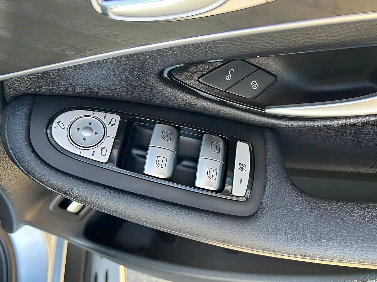 Used 2016 Mercedes-Benz Glc Sport (premium Plus) Silver - Interior and Exterior details 12