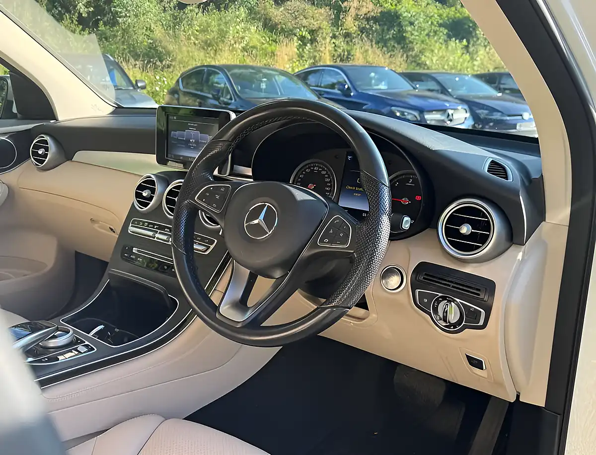 Used 2016 Mercedes-Benz Glc Sport Premium White - Interior and Exterior details 11