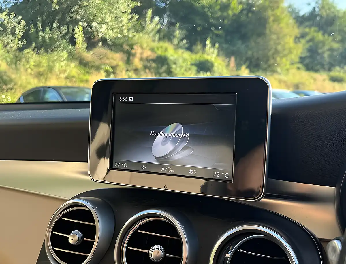 Used 2016 Mercedes-Benz Glc Sport Premium White - Interior and Exterior details 16