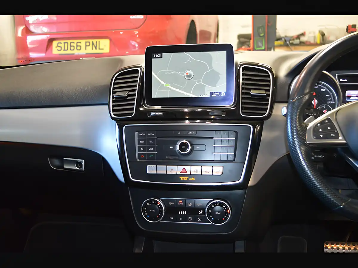 Used 2016 Mercedes-Benz Gle AMG Line Diamond Silver - Interior and Exterior details 15