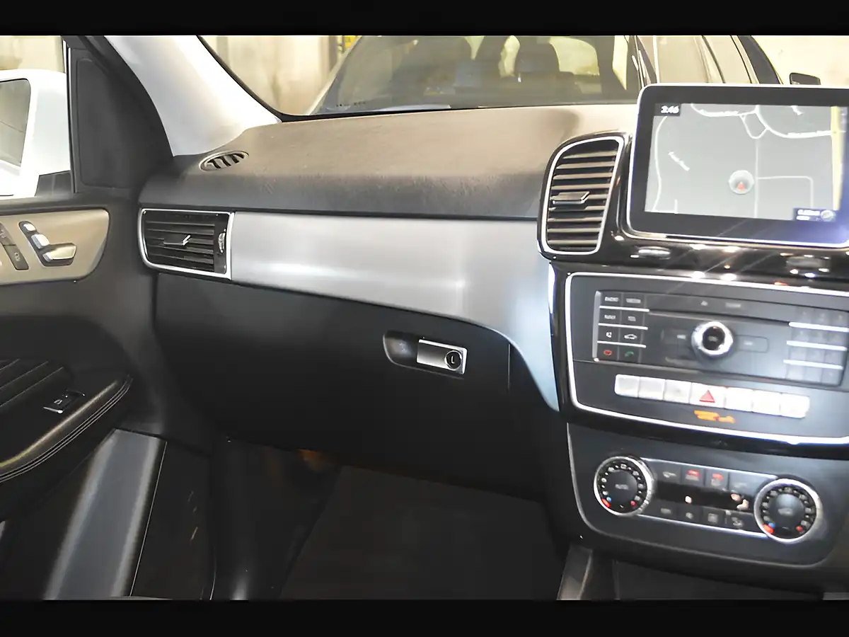 Used 2016 Mercedes-Benz Gle AMG Line Selenite Grey - Interior and Exterior details 16