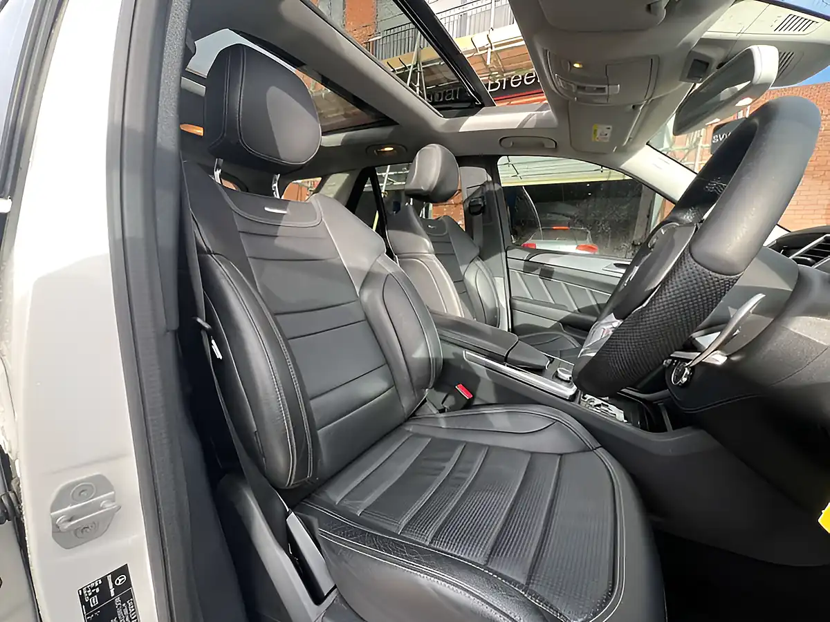 Used 2016 Mercedes-Benz M Class ML63 AMG Polar White - Interior and Exterior details 14