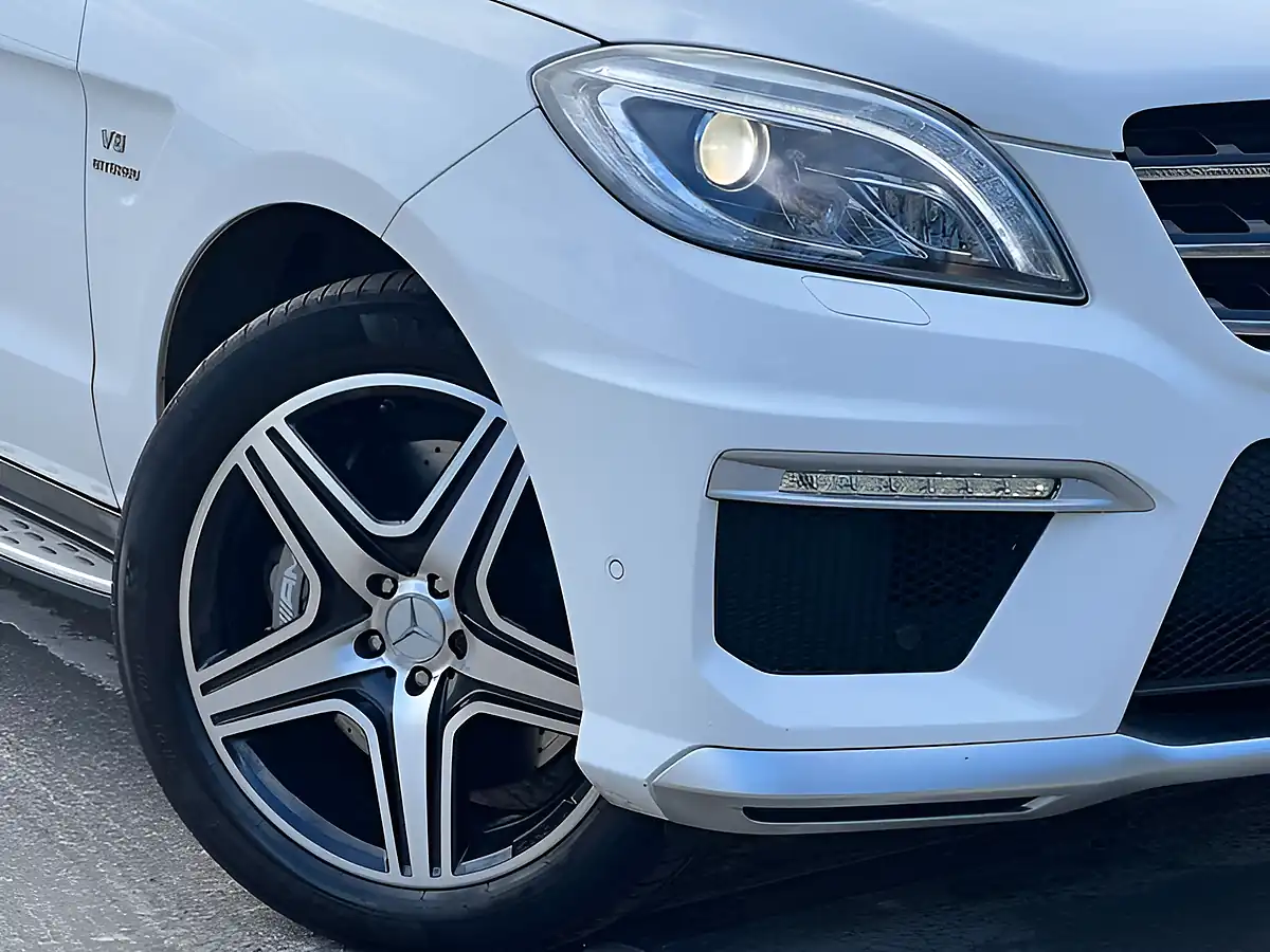 Used 2016 Mercedes-Benz M Class ML63 AMG Polar White - Interior and Exterior details 17