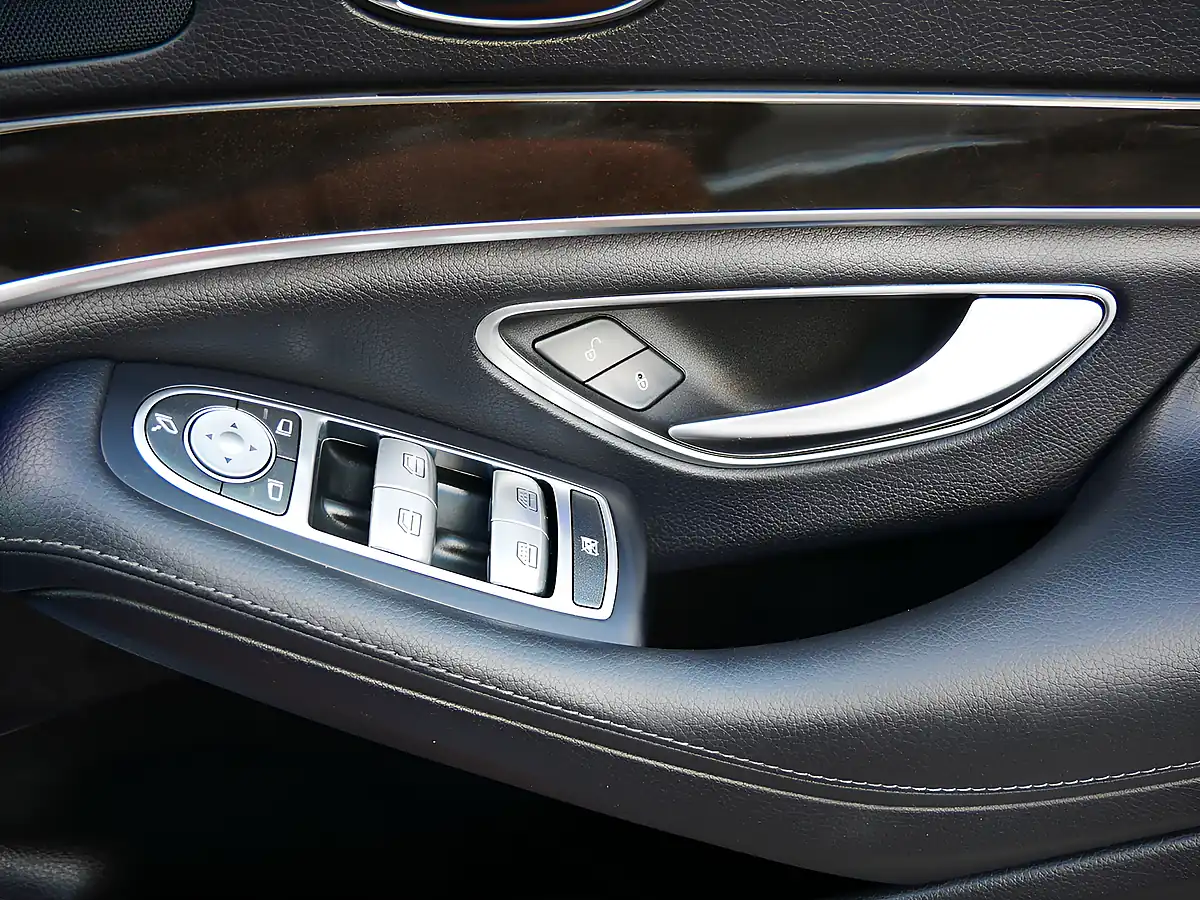 Used 2016 Mercedes-Benz S Class AMG Line (executive) Iridium Silver - Interior and Exterior details 14