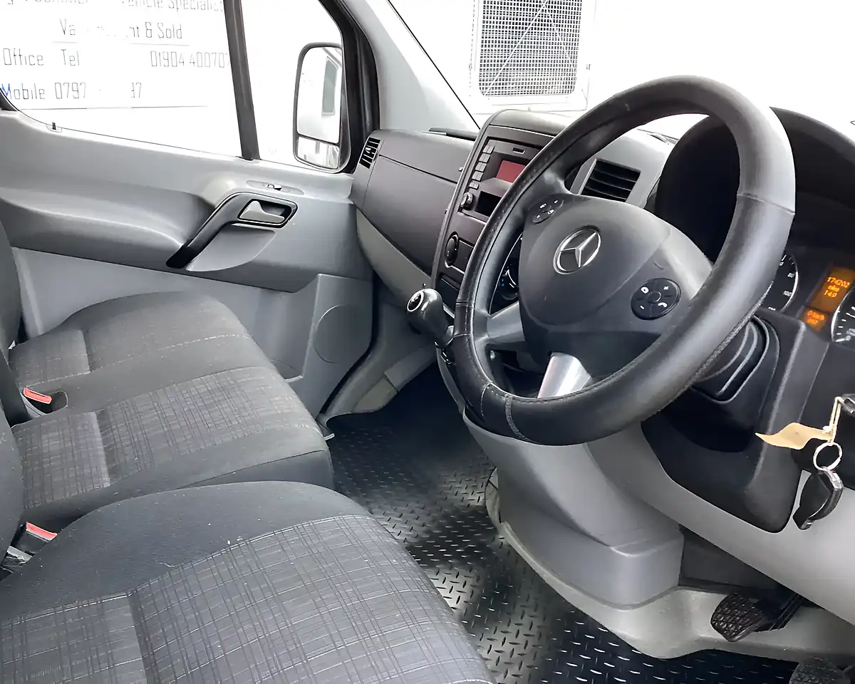 Used 2016 Mercedes-Benz Sprinter Mwb Low Roof Grey - Interior and Exterior details 17