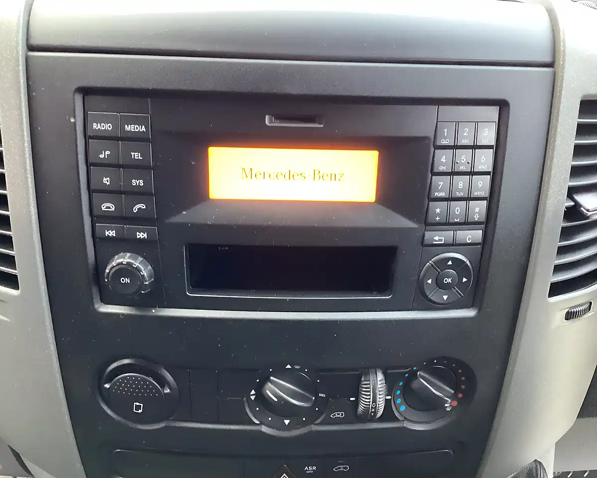Used 2016 Mercedes-Benz Sprinter Mwb Low Roof Grey - Interior and Exterior details 18