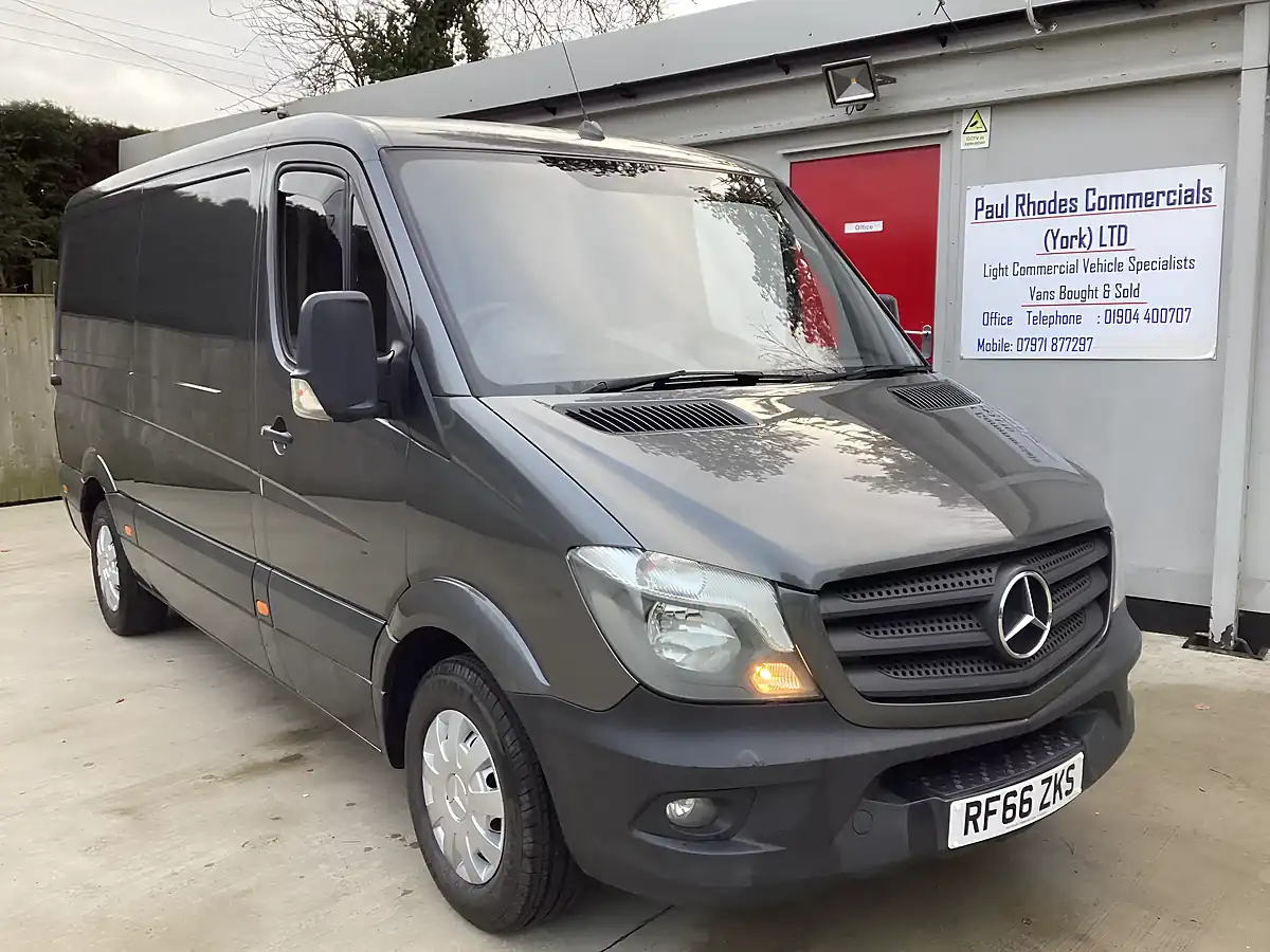 Used 2016 Mercedes-Benz Sprinter Mwb Low Roof Grey - Interior and Exterior details 3
